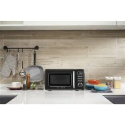 Four à Micro-ondes De Comptoir Rétro De 0,7 Pi³ 700 Watts Par Galanz, Noir 10 Four à Micro-ondes De Comptoir Rétro De 0,7 Pi³ 700 Watts Par Galanz, Noir -Appareils Électroménagers 330996275 AlternateImage3 l